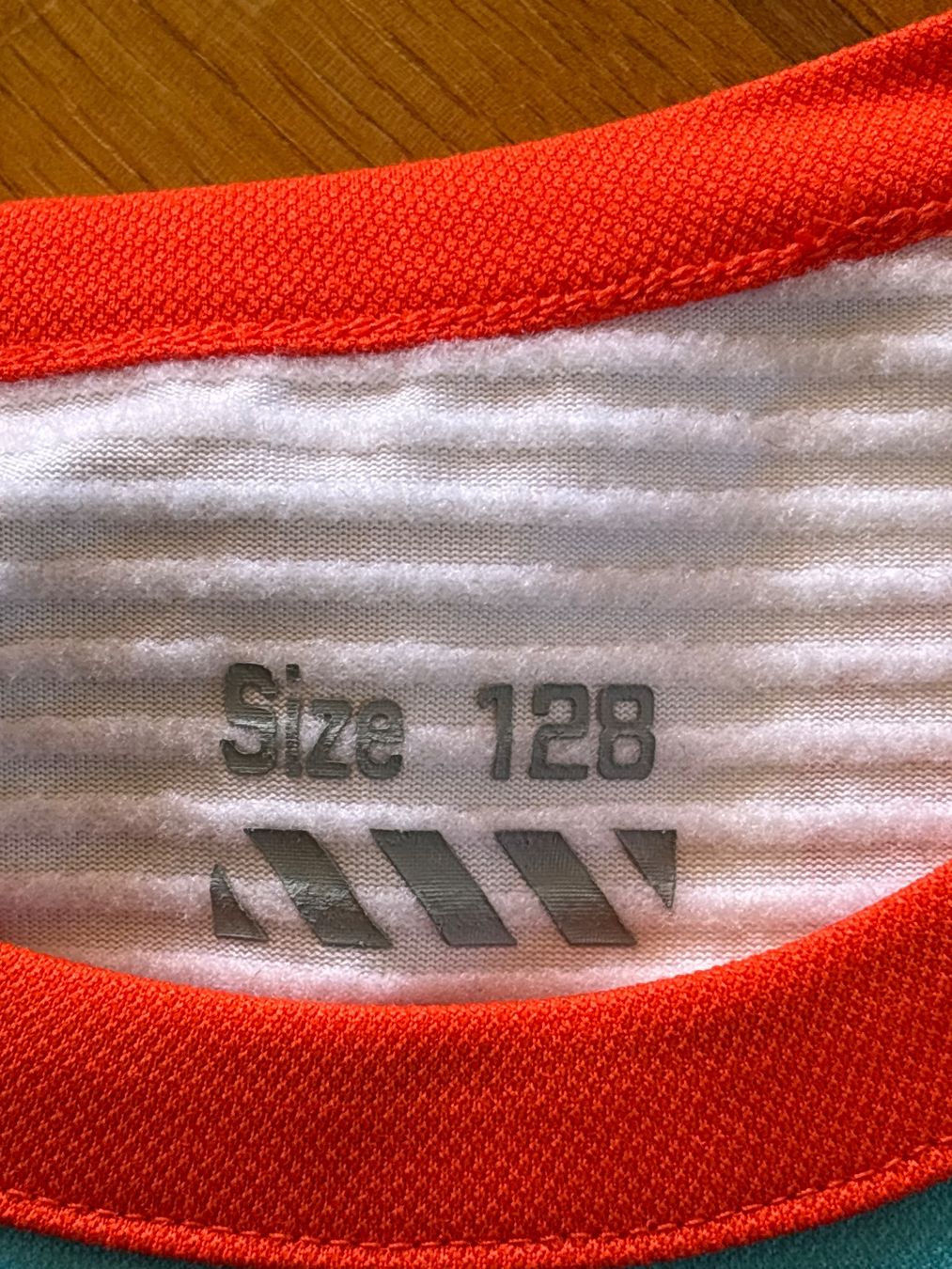 Trainer, Turnhosen & -trikots: Trikot Gr. 128 – Neu (gemäss Beschreibung) aus Genève von Livsonman 2