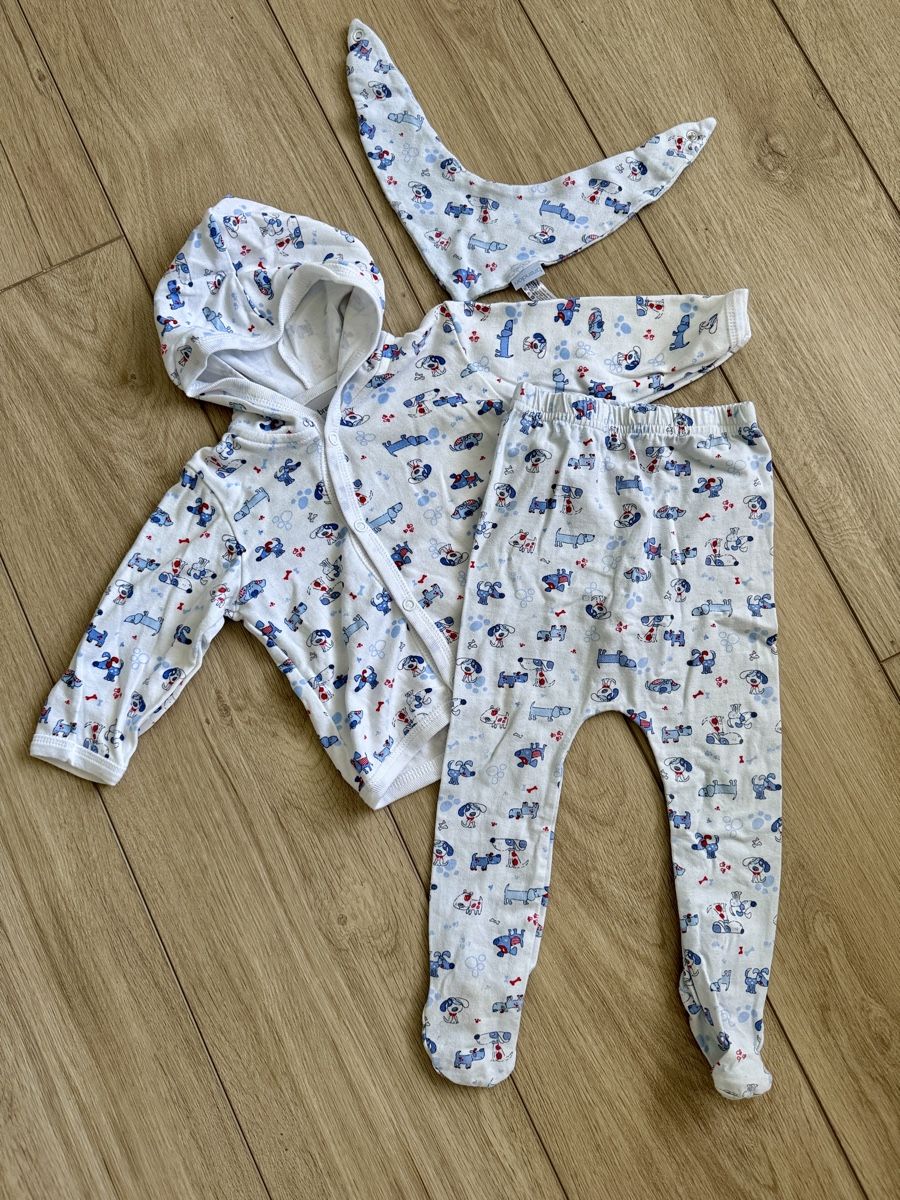 Tute: Brendon Baby Strampler Set  – Usato da Elsau venduto da fanni.nagy