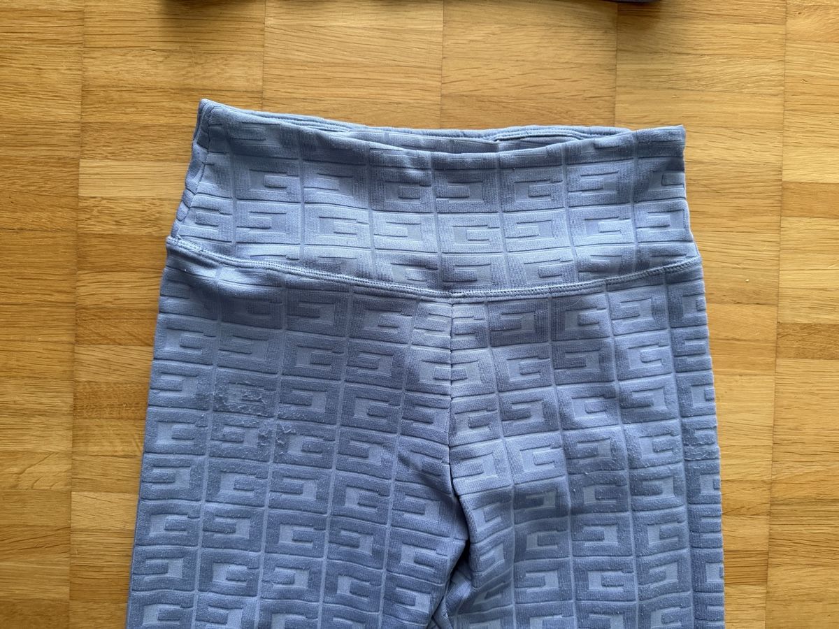 Guess Lotti di vestiti: Guess Sport BH & Leggings – Usato da Jona venduto da Good_luck_ 2