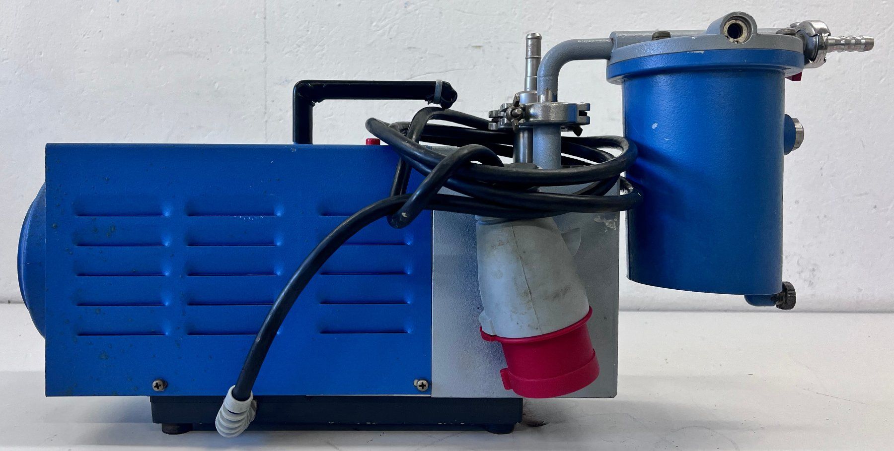 Accessori da laboratorio: Vacuubrand RD4 Drehschieber Vakuumpumpe – Usato da Niederdorf venduto da LeptonAG_Labor 2