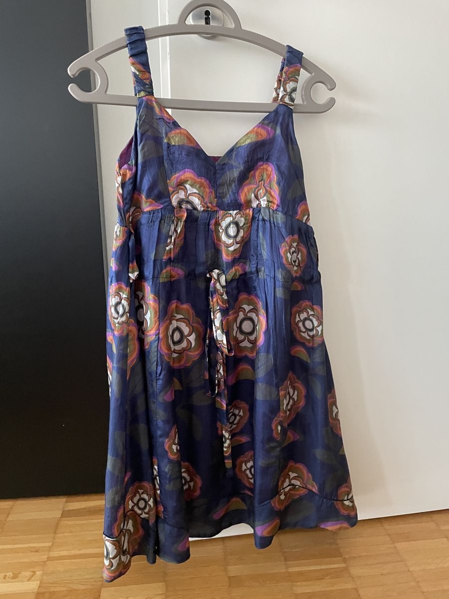 Robes: Ethic silk Dress Floral Print – D'occasion à Neuchatel par shi_9fzw