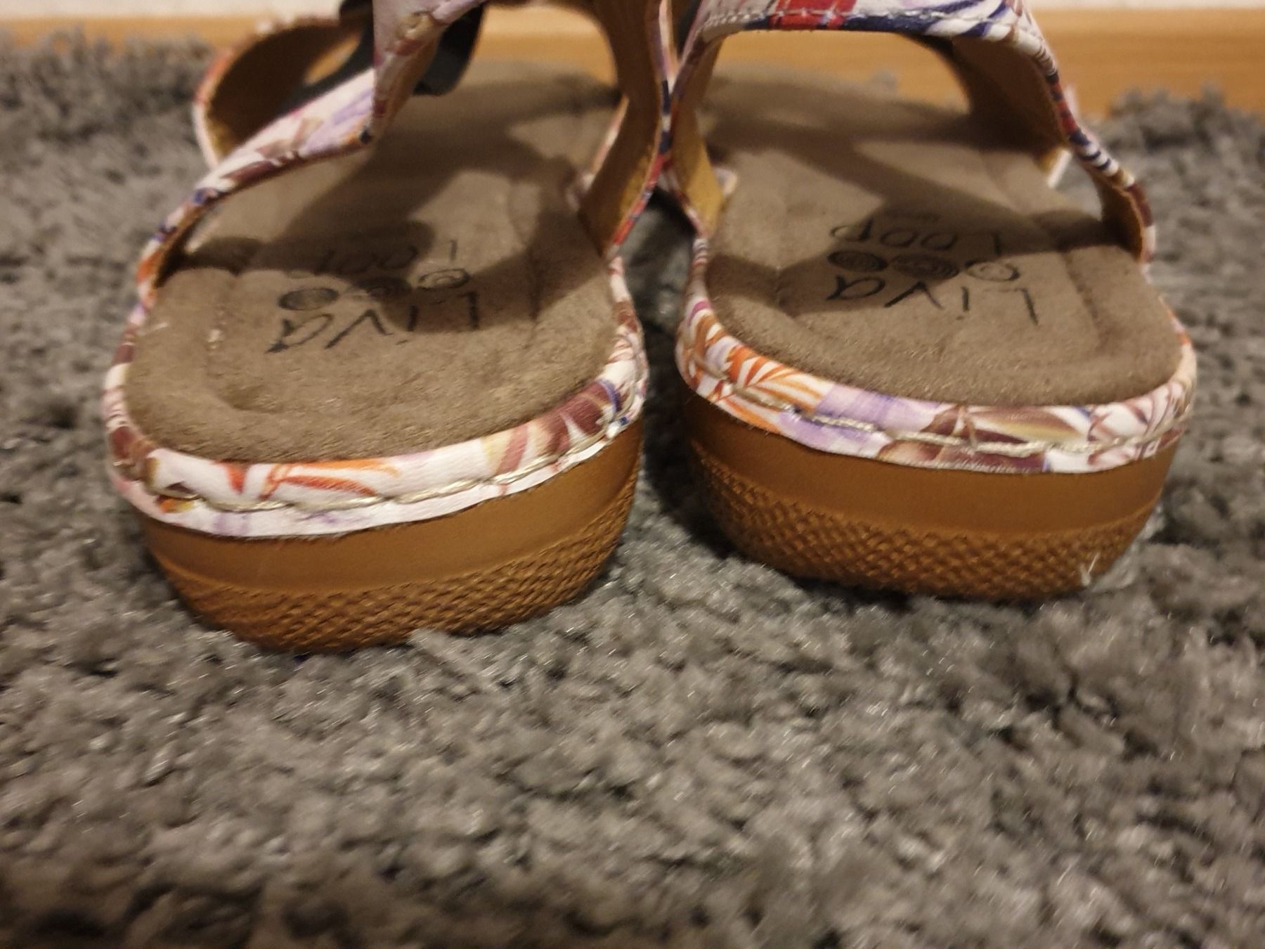 Scarpe da donna: Sandale, 40, Liva loop, état comme  neuf – Nuovo (secondo la descrizione) da Neuchâtel venduto da Verenas12 2