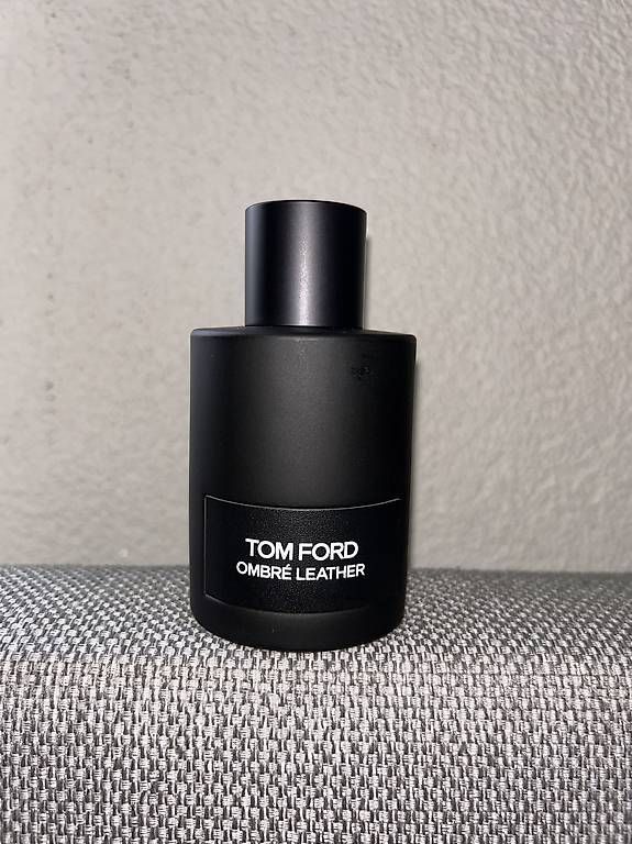 Profumi & Eau de Toilette: Tom Ford Ombré Leather Parfum 100ml  – Usato da Steffisburg venduto da en1sz21