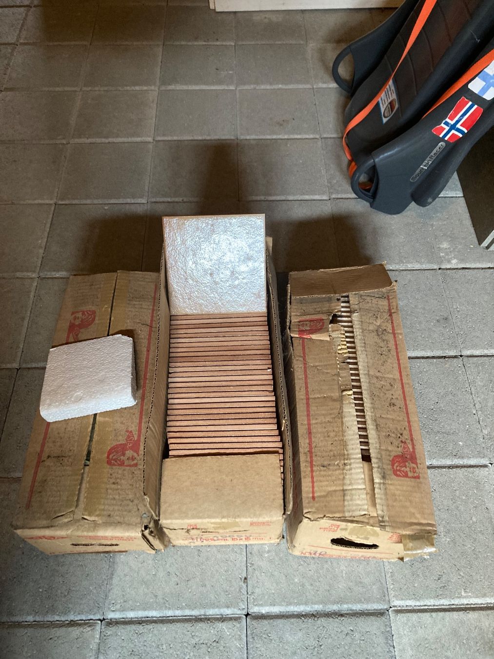 Rivestimenti per pavimenti: Bodenplatten – Usato da Andelfingen venduto da fredi.kramer 2