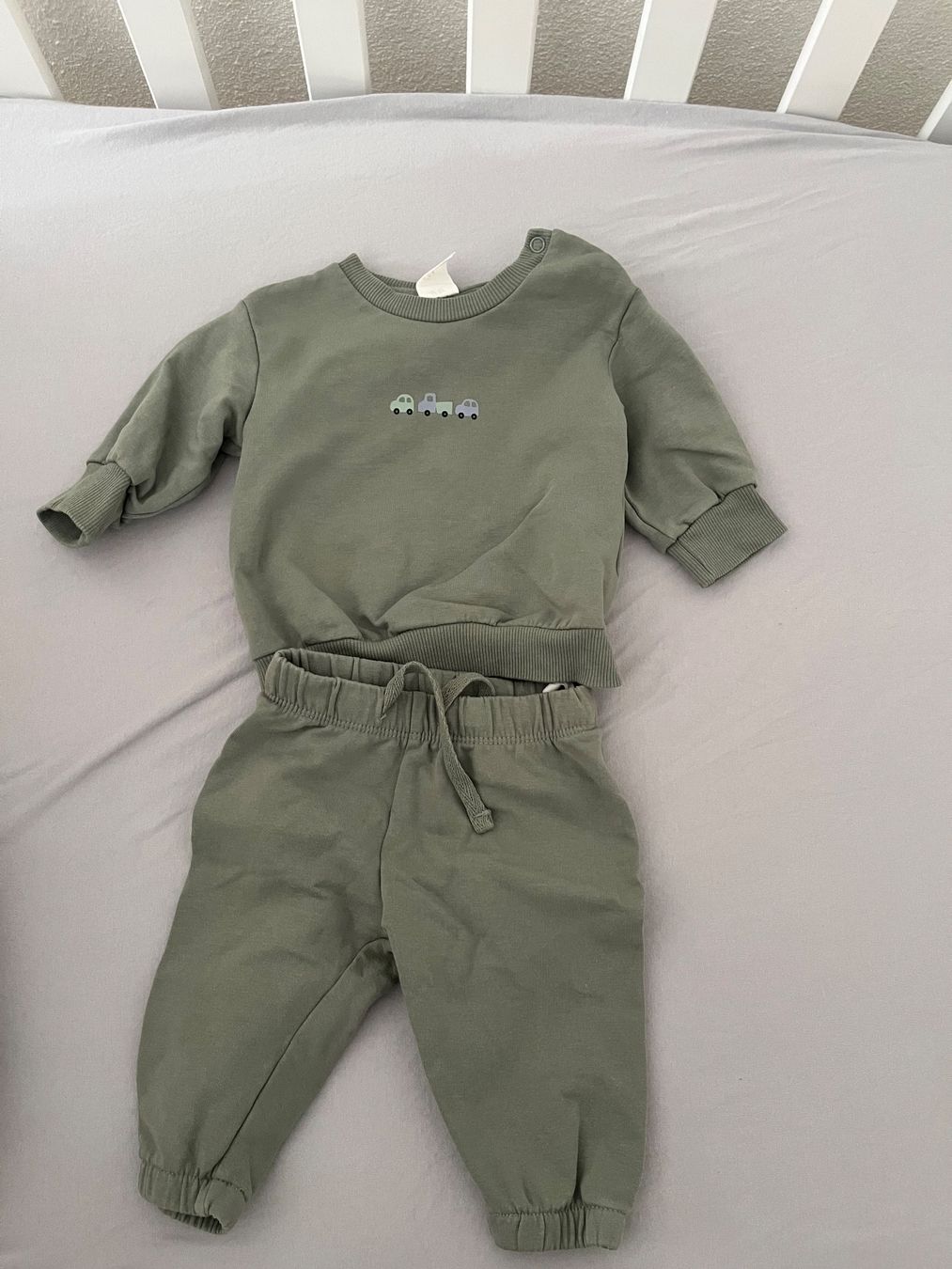 H&M Lotti & Set di vestiti: 2-teiliges Sweatshirt-Set von H&m – Usato da Islikon venduto da jul_76j2
