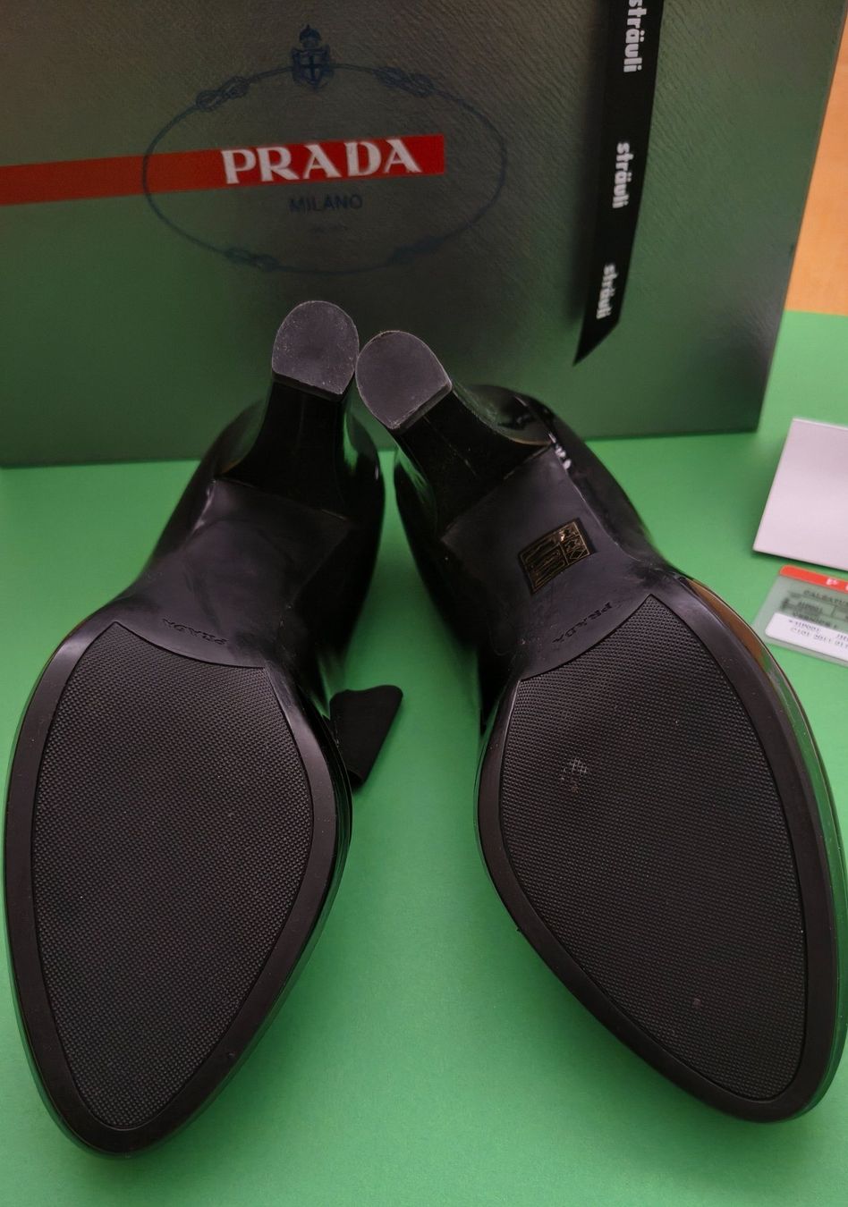 Prada Damenschuhe: Prada Pumps Lackleder, Grösse 37, NEU – Gebraucht aus Egg b. Zürich von bil_6lr7 5