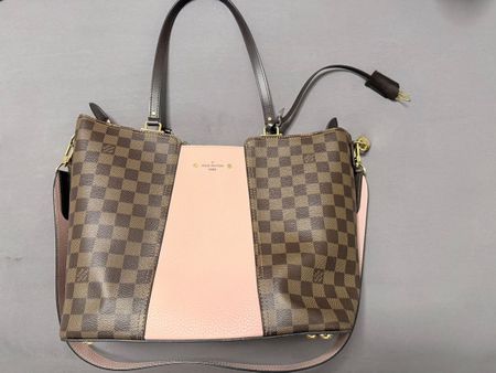 LOUIS VUITTON  (cabas en cuir LV riverside)