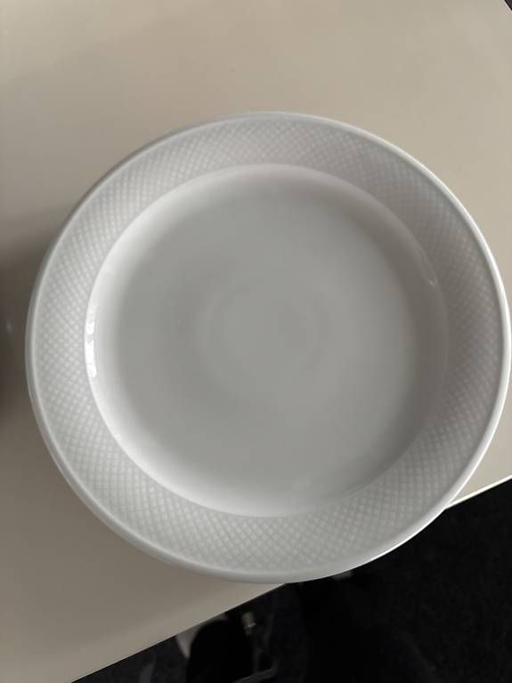 Set di piatti: 5 piatti Tognana – Usato da massagno venduto da sar_8cdn