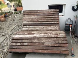 Gartenliege Holz braun geschwungen gebrauchter Zustand