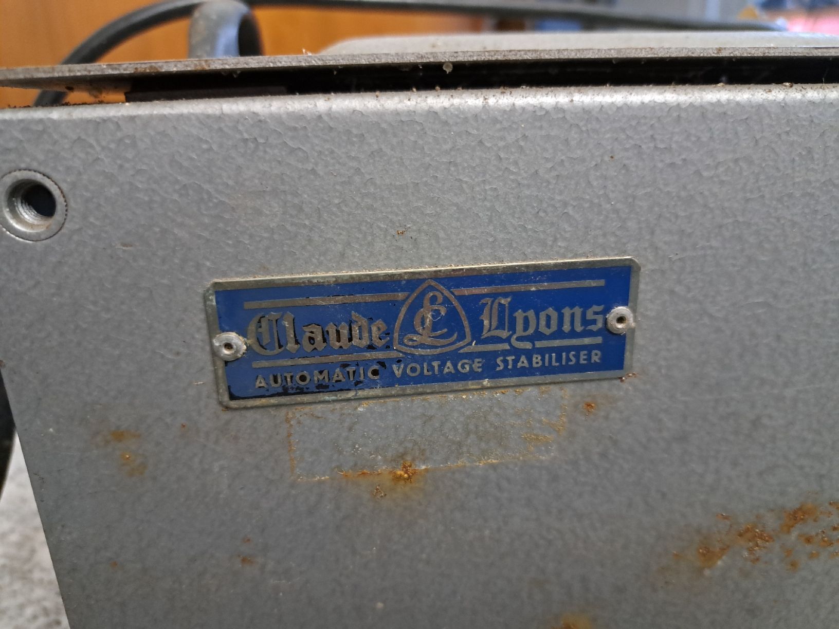 Elektronikbauteile: Spannungsregler 210 Volt bis 270 Volt einstellbar TS-2 – Gebraucht aus Bazenheid von derdelorean01 2