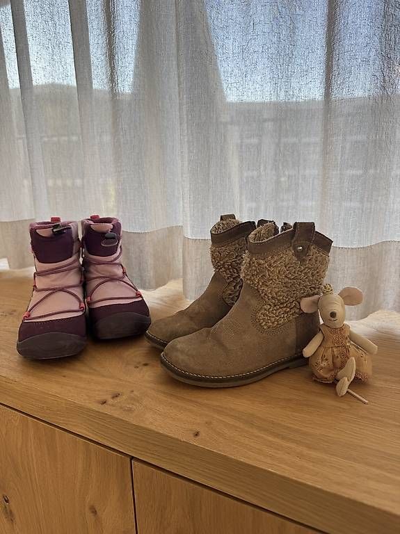 Scarpe per ragazze: Winter Stiefel / Snowboots Gr. 28 – Usato da Maienfeld venduto da monibo