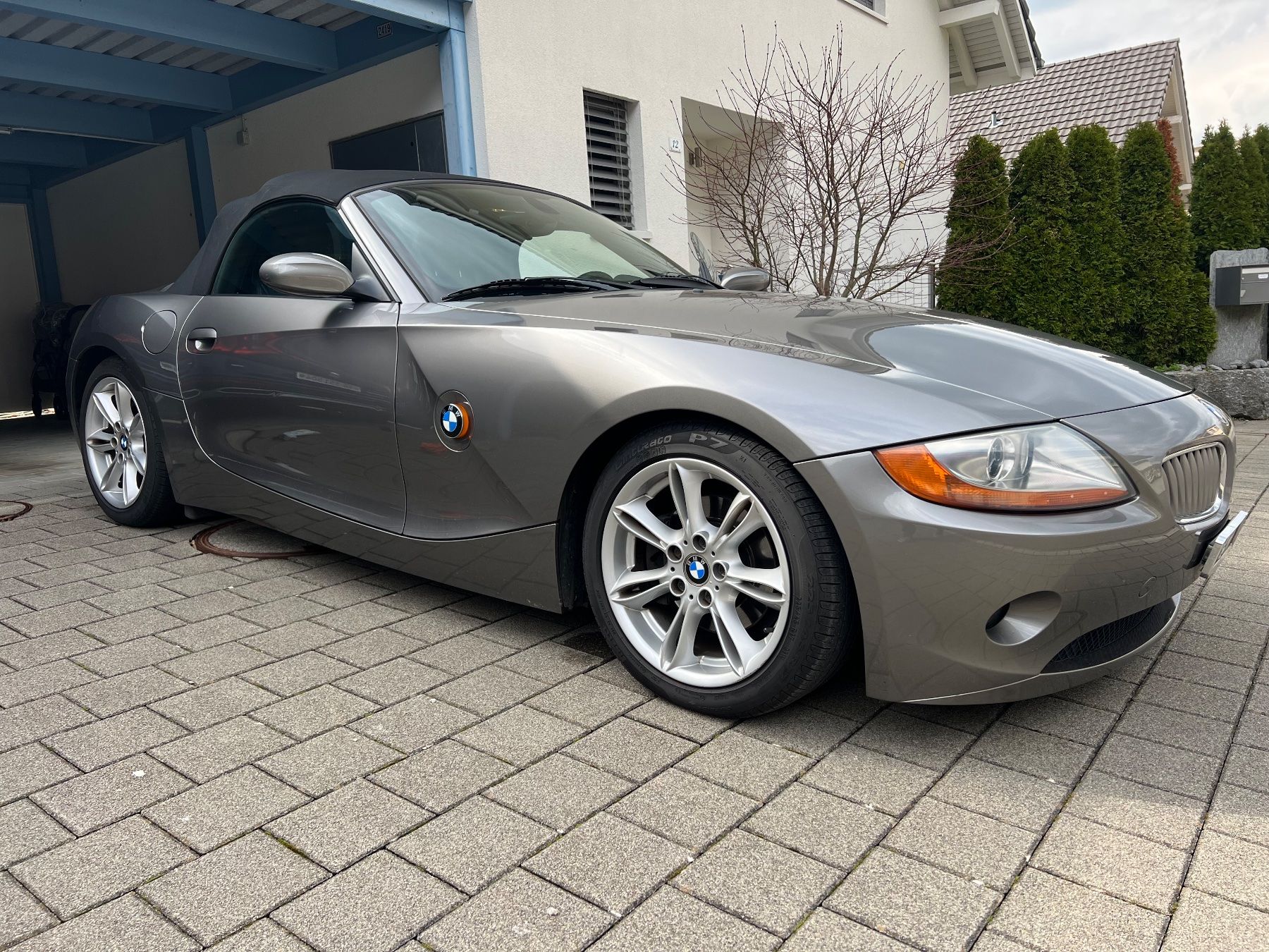 BMW Autos: BMW Z4 Roadster 3.0 Cabrio – Gebraucht aus Schänis von donpico 4