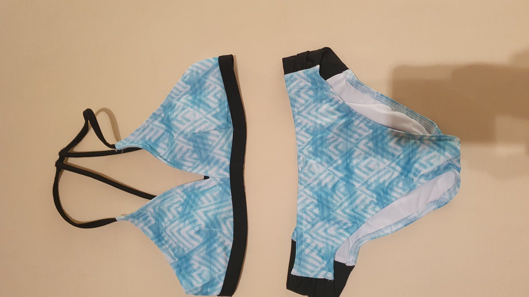 Costumi da bagno & Bikini: Maillot de bain neuf 146-152 – Nuovo (secondo la descrizione) da Sembrancher venduto da Jbc71