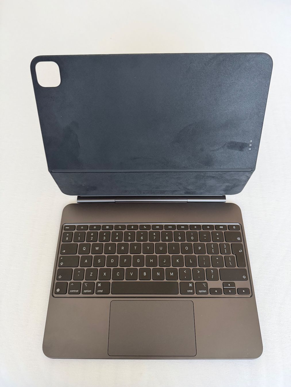 Apple Tastiere: IPAD MAGIC KEYBOARD 13 BLACK INTERNATIONAL KEYBOARD – Usato da Zürich venduto da ale_h22s