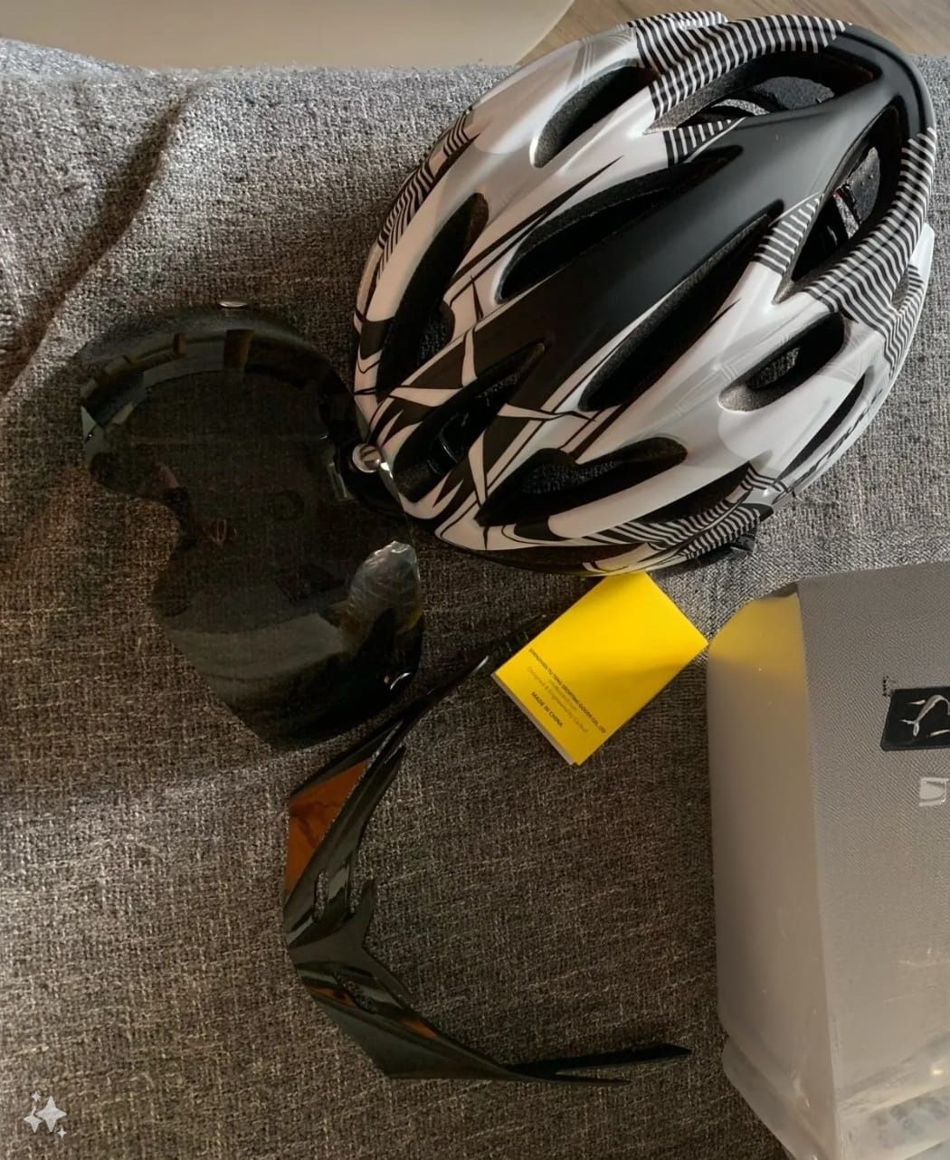 Caschi: Fahrrad Helm LED Licht mit Visier – Nuovo e nell'imballaggio originale da Suhr venduto da chr_db22 3