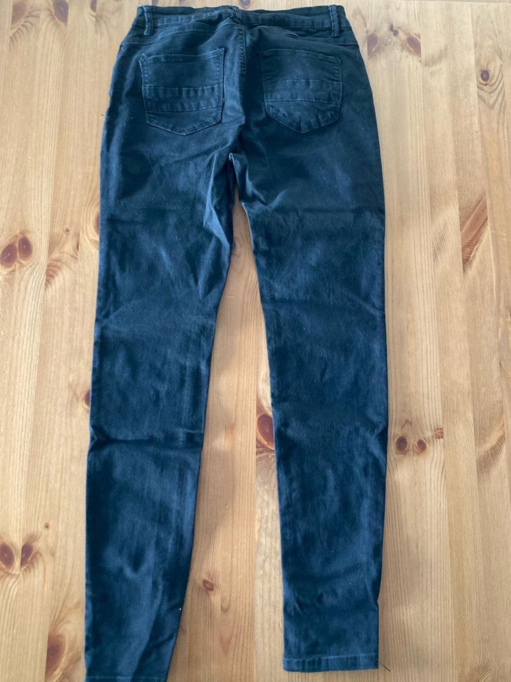 Jeans: scharze Hose Grösse 38 – Nuovo (secondo la descrizione) da Heimenhausen venduto da ChliineBaeremani 1