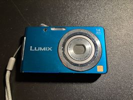 Appareil photo Panasonic Lumix FS16 bleu avec accessoires