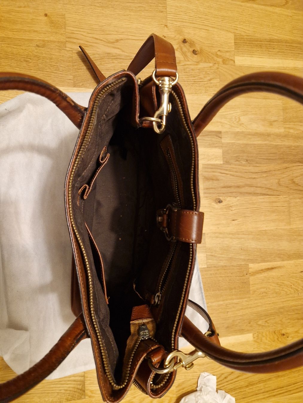 Massimo Dutti Borse da donna: Leather Bag – Usato da Bern venduto da soa_y6fn 3
