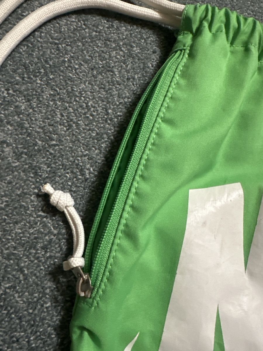 Nike Zaini: Nike Sportsack – Usato da Baltschieder venduto da YmroBe 1