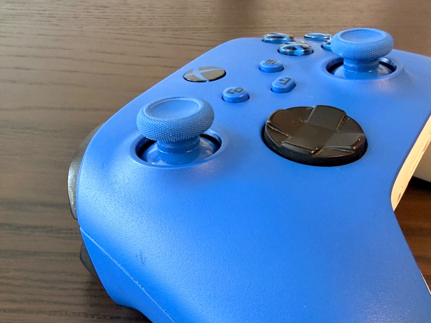 Microsoft Console: Xbox Series X mit 2 Controllern – Usato da Heerbrugg venduto da Grammo 3