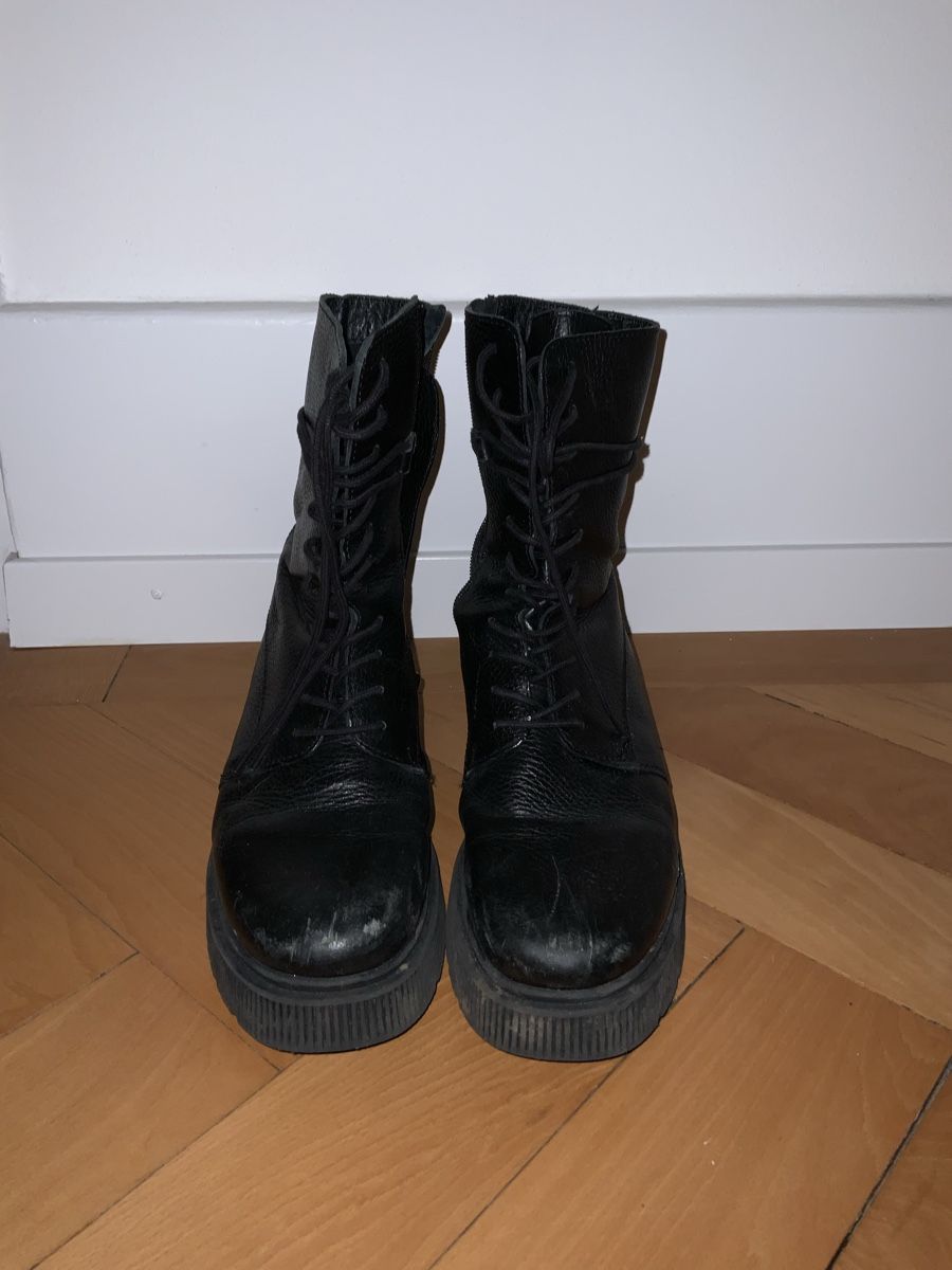 Scarpe da donna: Schwarze Lederstiefel, Grösse 40 – Usato da Evilard venduto da mcrider 1