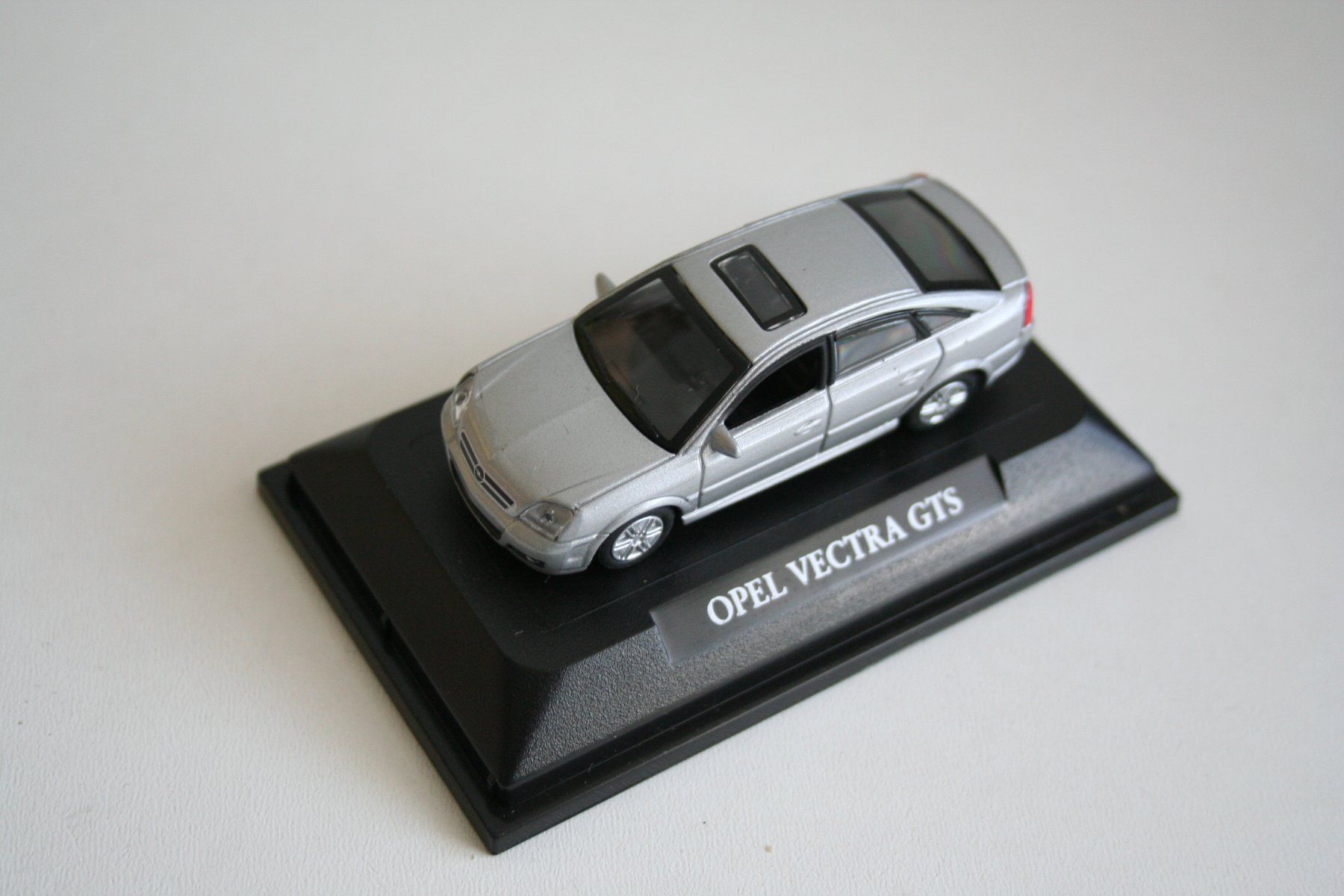 Siku Modellini d'auto: 3 Siku Opel Modellauto, Junior Line, mit OVP – Nuovo e nell'imballaggio originale da Bern venduto da ascona43 2