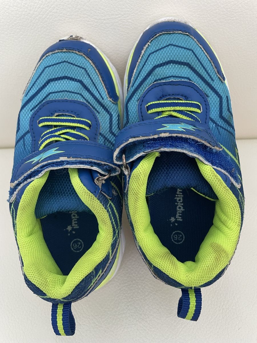 Scarpe per ragazzi: Kinderschuhe Gr 26 – Usato da Rüti ZH venduto da kar_xx9l