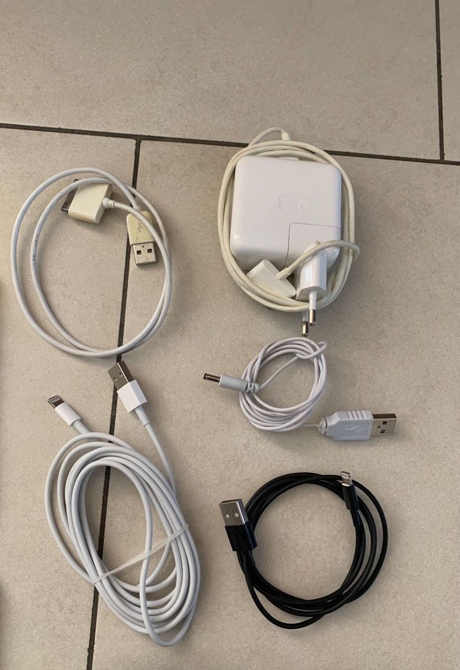 Altro in  Abbigliamento & Accessori: iPhone Hüllen und Zubehör – Usato da Schöftland venduto da lazer04 3