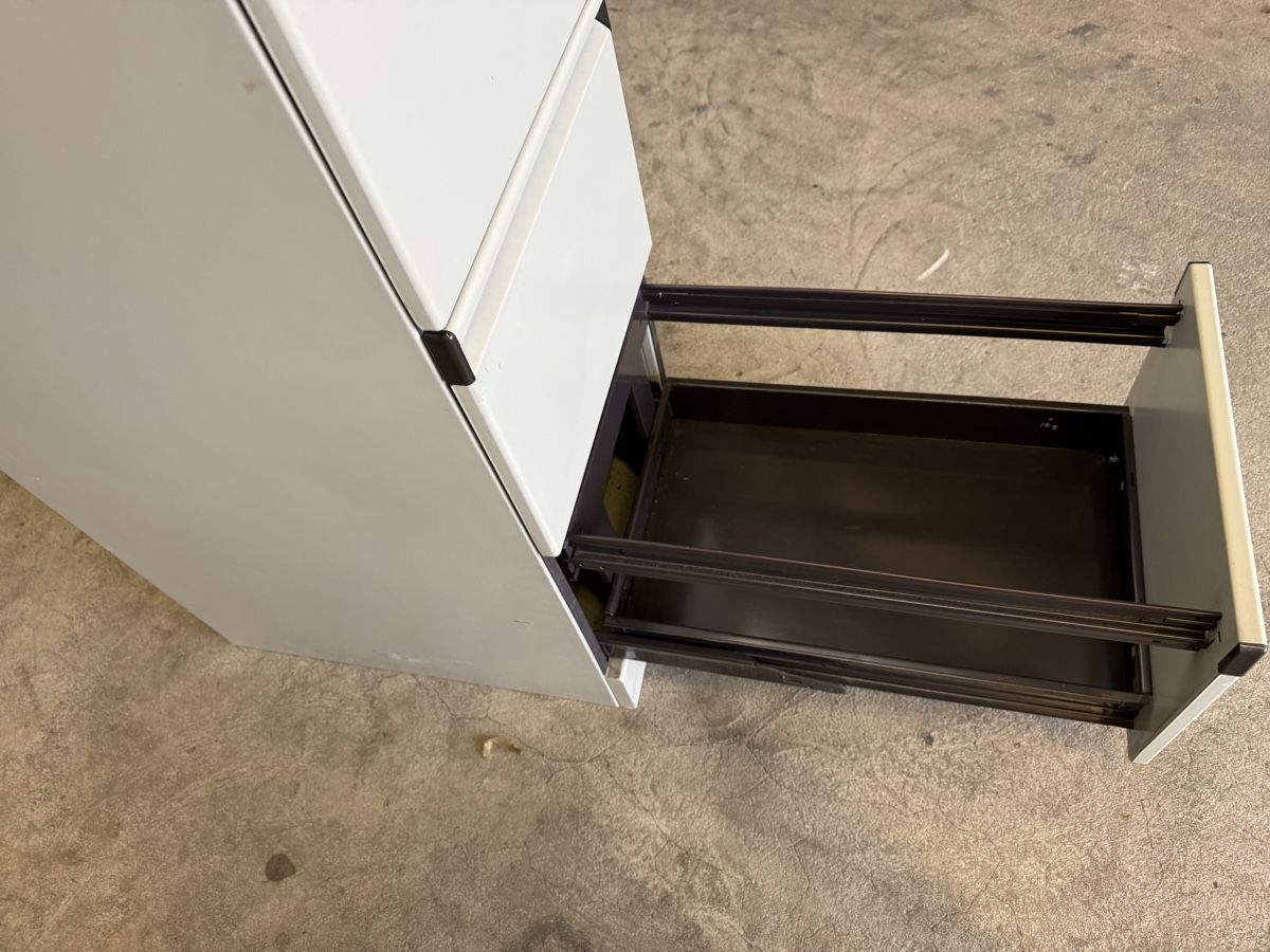 Armoires: Aktenschrank – D'occasion à Horriwil par Carrera68 5