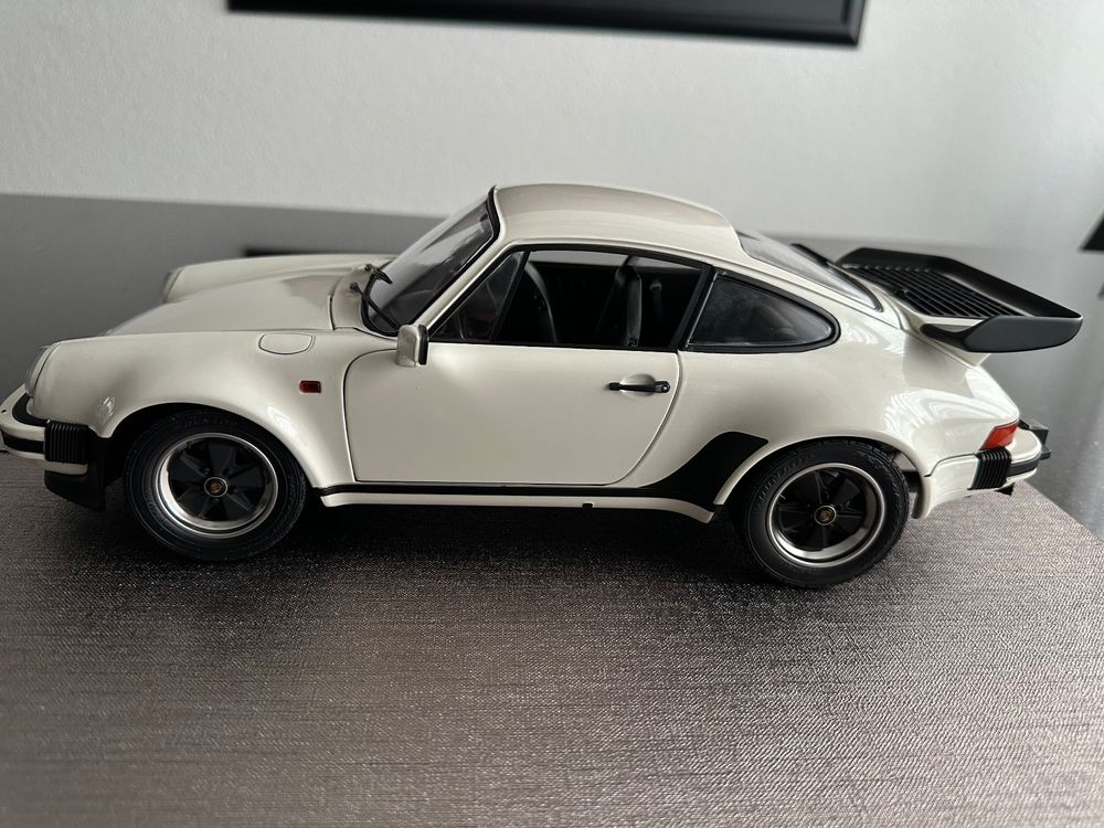 Schuco - 1:12 - Porsche 911 (930) Turbo - Modèle moulé sous