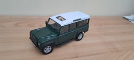 Land Rover Defender 110 Modellauto