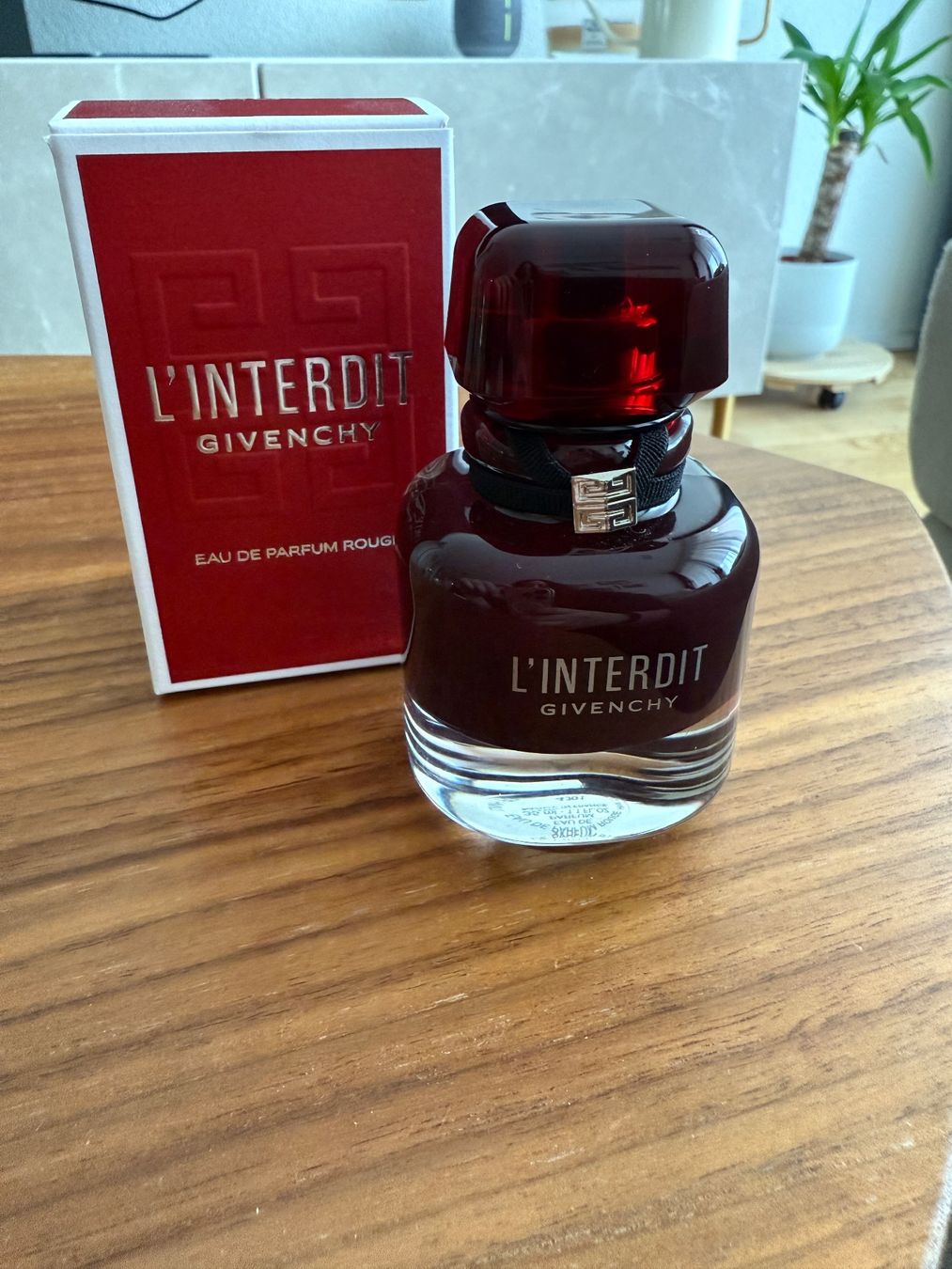 Givenchy Parfum & Eau de Toilette: L'Interdit Givenchy Eau de Parfum – Neu (gemäss Beschreibung) aus Regensdorf von Aylin13