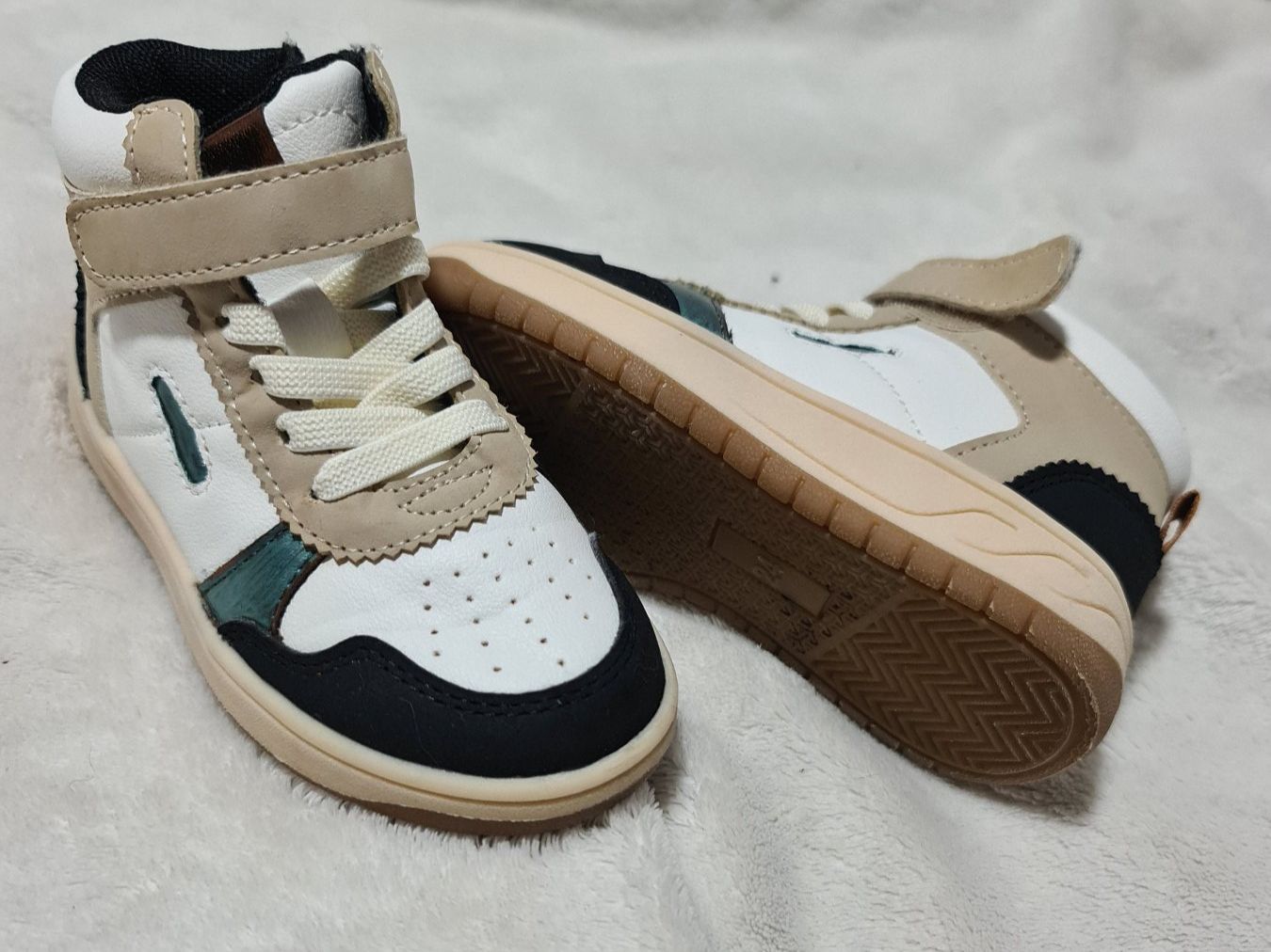 Scarpe per ragazzi: Basket montante taille 24cm – Nuovo (secondo la descrizione) da Orbe venduto da wulfnacht 1