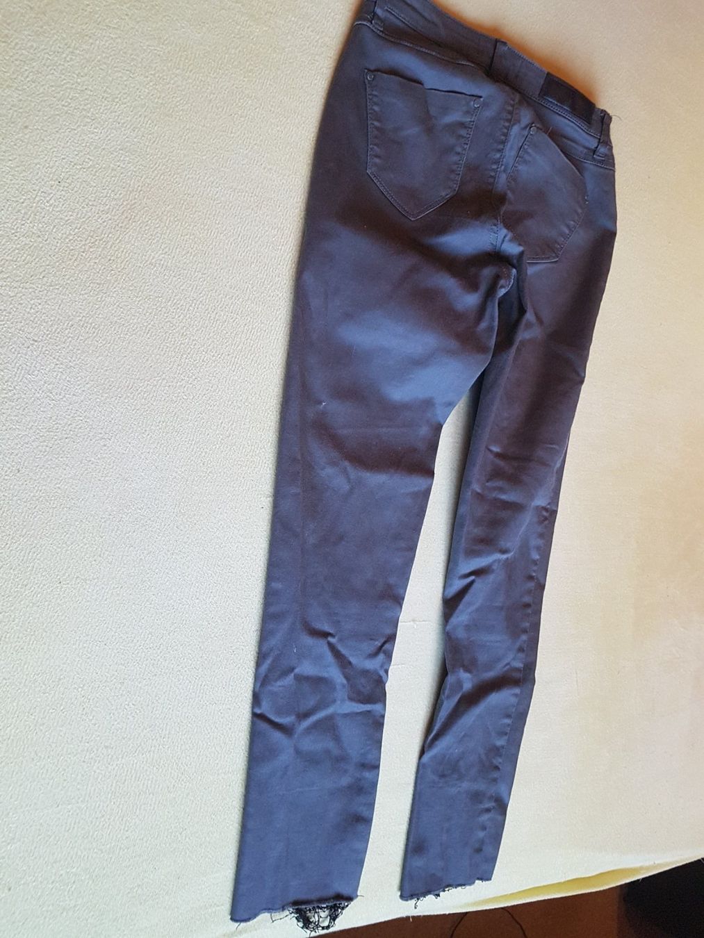 Nafnaf Hosen: Pantalon gris taille 34 marque Nafnaf – Gebraucht aus Villiers von san_jn5w 5