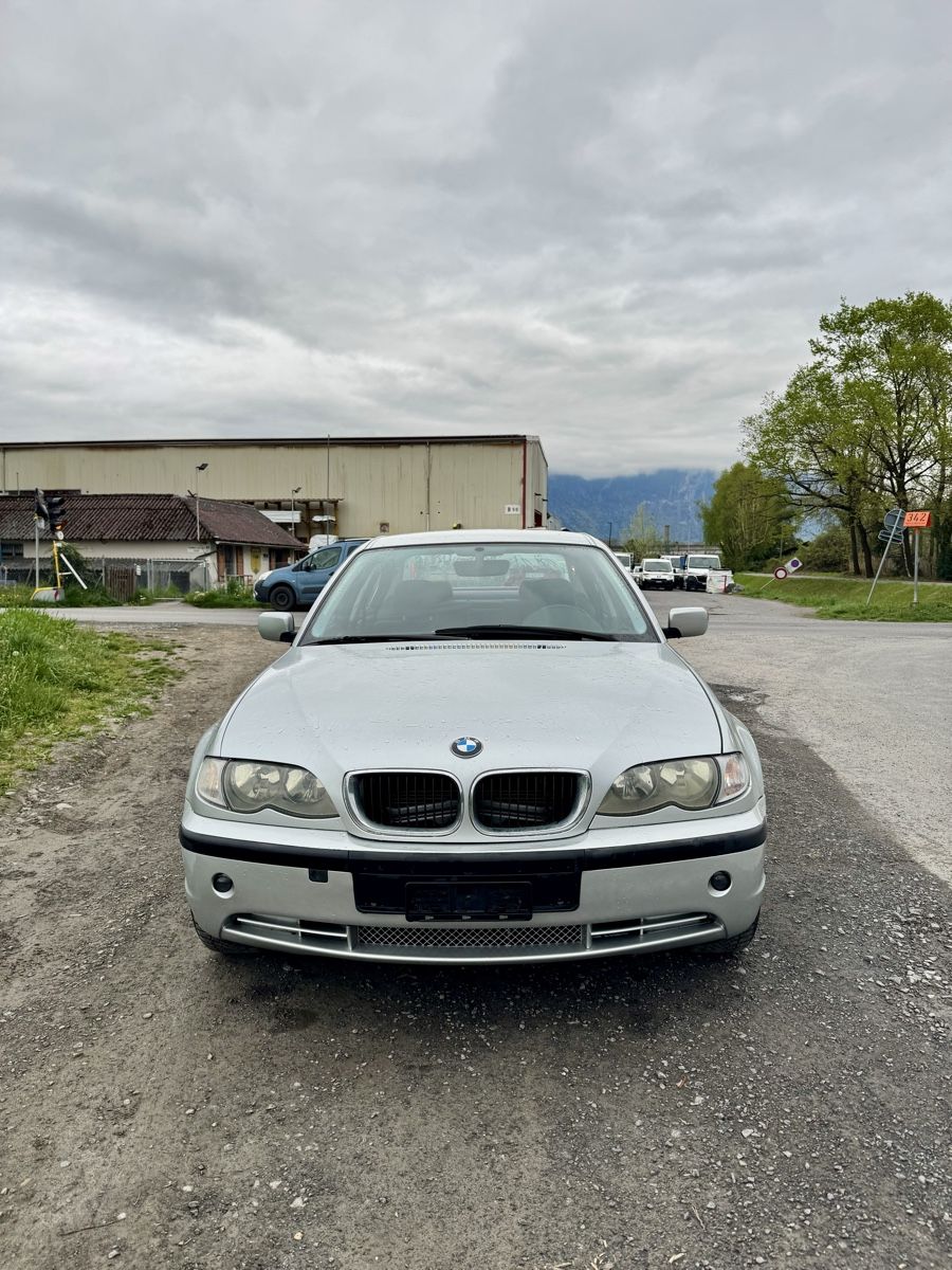 BMW Autos: BMW 330xi – Gebraucht aus Collombey von anthonytruffer 3