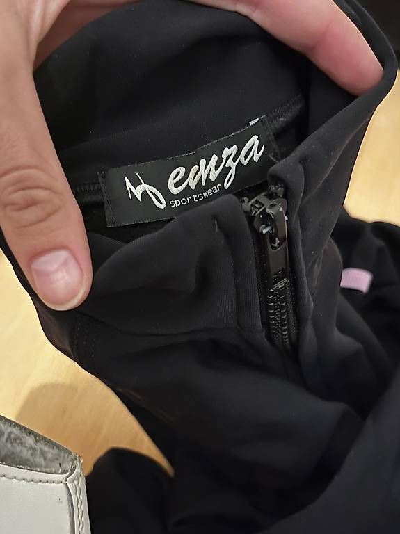 Pattini da ghiaccio: Schlittschuhe inkl. Eiskunstlaufset – Usato da Allschwil venduto da ami_78mr 4
