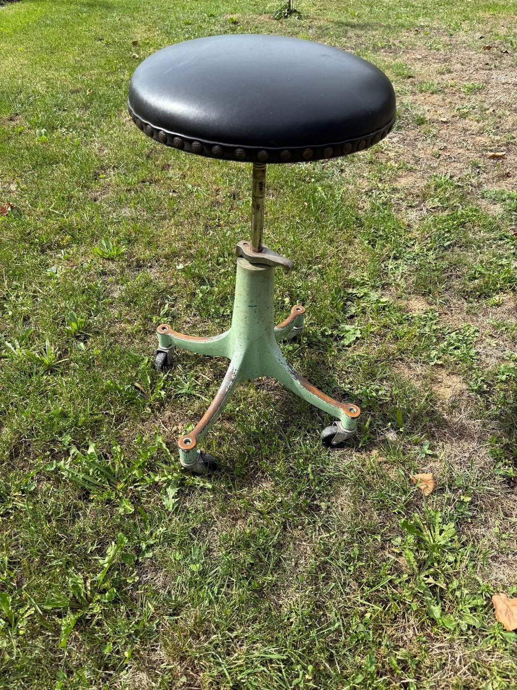 Hocker: Antiker Industriehocker – Gebraucht aus Zwingen von moje1