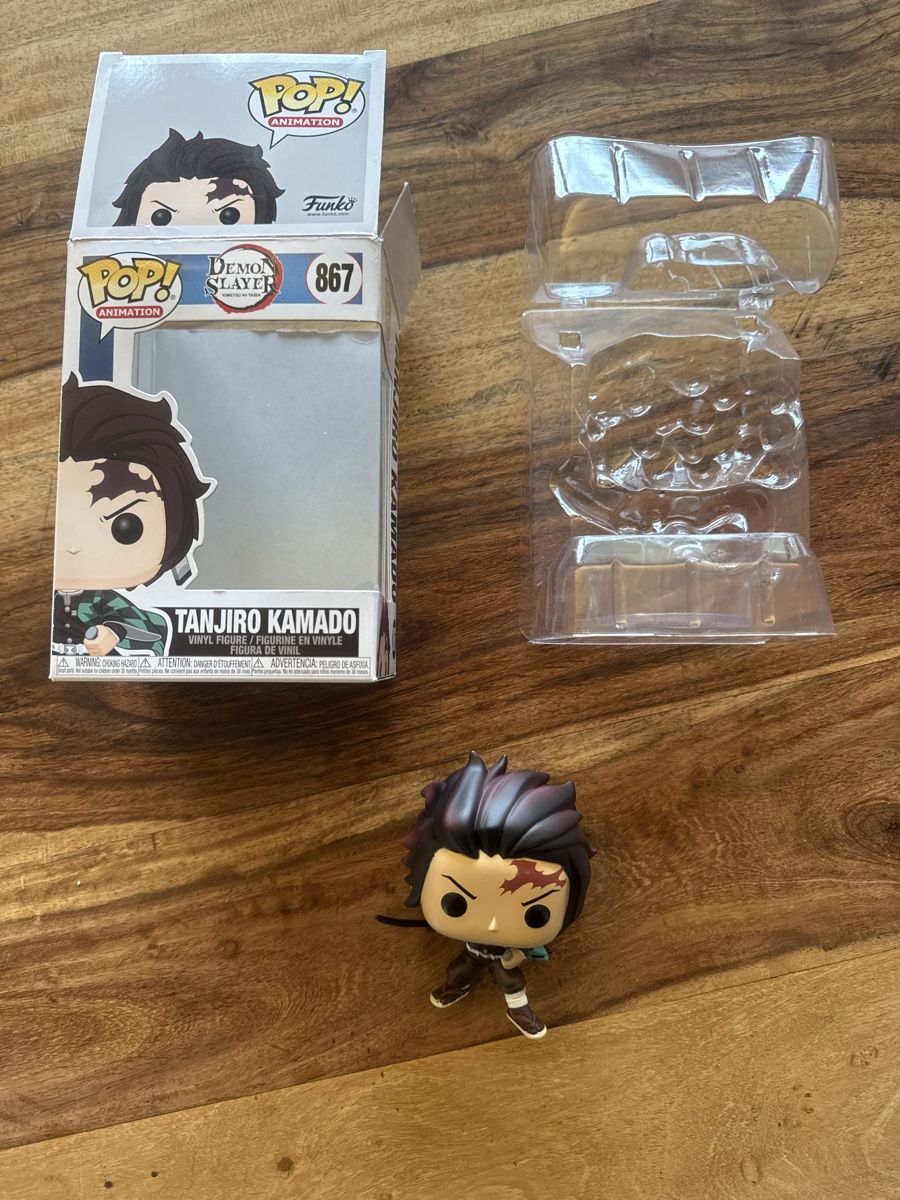 Funko Statuette: Funko Pop Tanjiro Kamado – Usato da Stäfa venduto da elfen77
