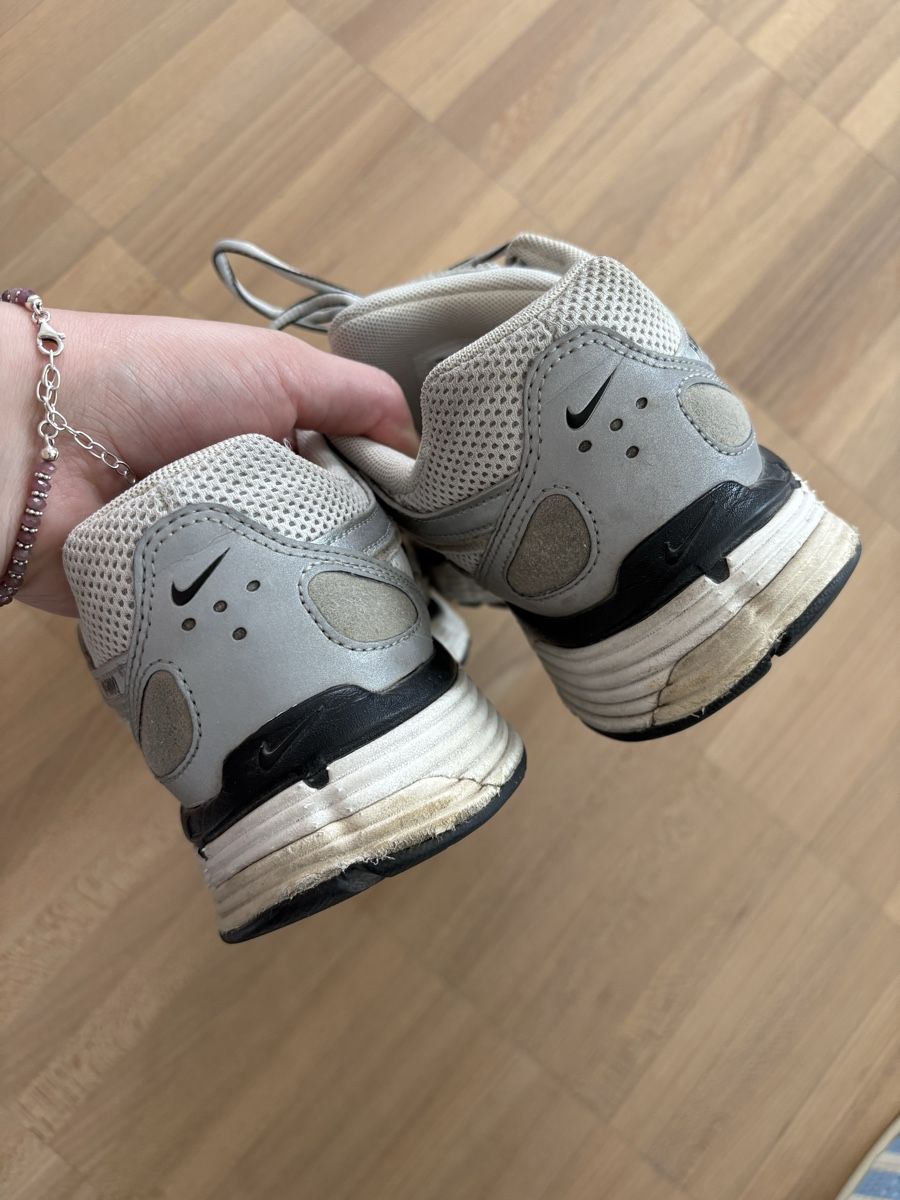 Nike Scarpe da donna: Nike P-6000 Gr. 40 Silber/Weiss – Usato da Regensberg venduto da ree_5l7n 2