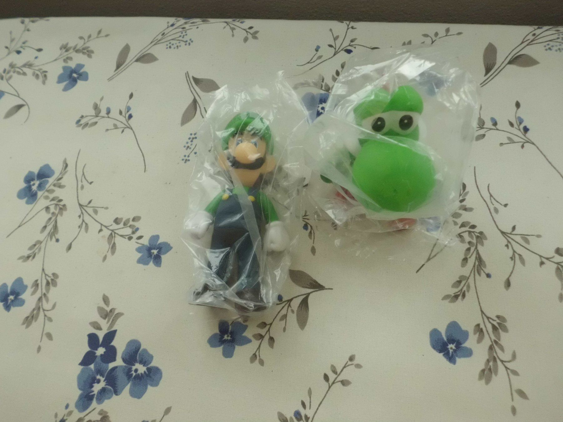 Statuette: Figuren Luigi und Yoshi Set – Nuovo e nell'imballaggio originale da Möhlin venduto da Dominik69