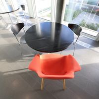 Vitra Eames Contract Table rund, grosse Platte