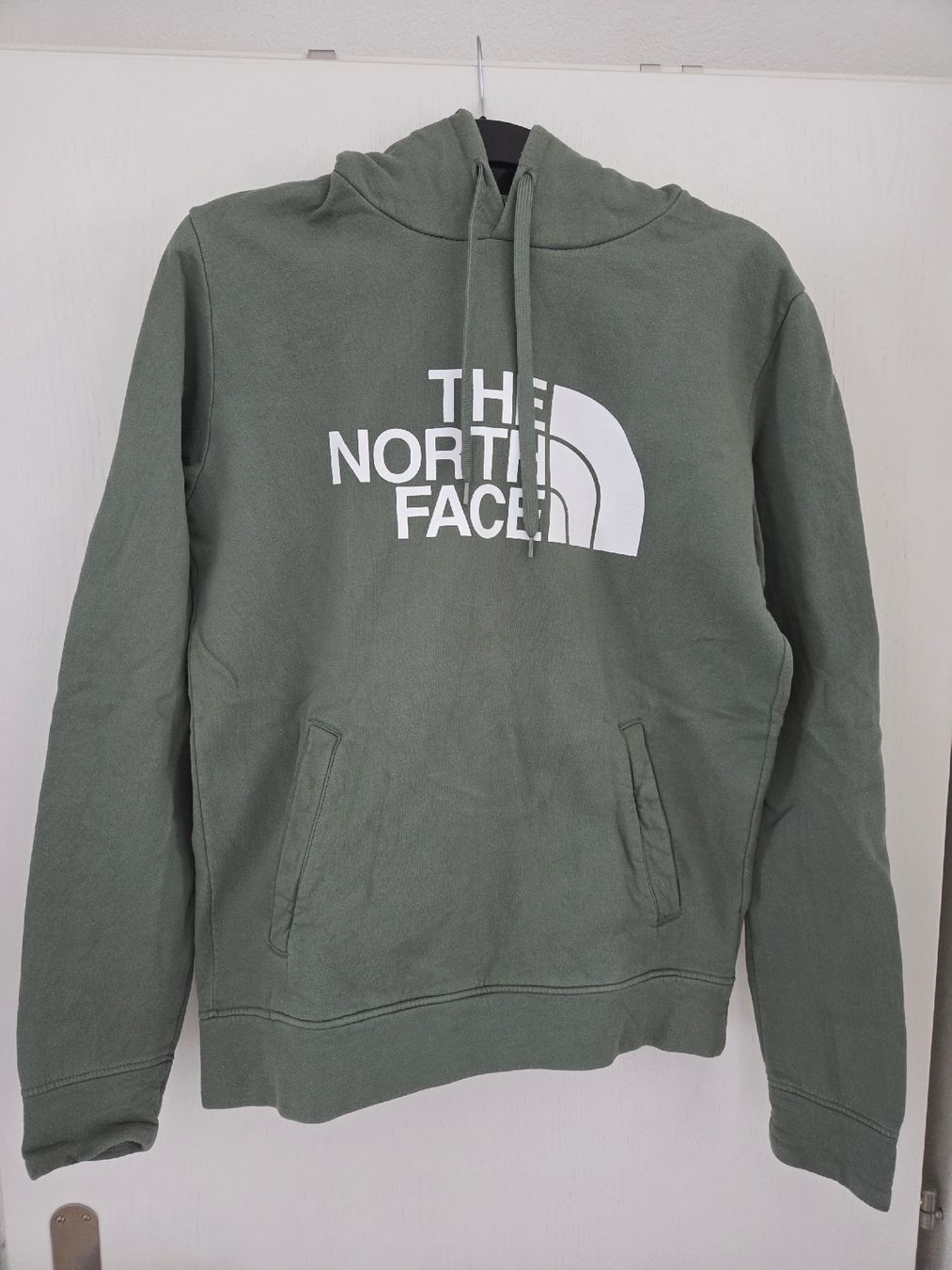 North Face Maglioni & Felpe: The North Face Pull à Capuche Olive Taille S — Comme neuf – Usato da Bulle venduto da FG2808