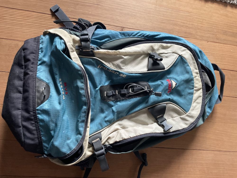 Camping Rucksack BISINNA Leichtgewicht Wanderrucksack 35L Erweiterbar -  Ultralight Trekkingrucksack Mit Rahmen