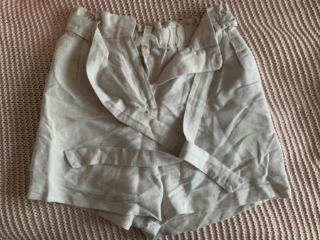 Short leger blanc cassé
