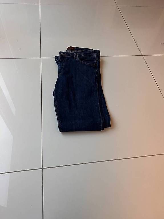 Jeans: Jeans Jack et Jones 29/32 – Usato da Epalinges venduto da Kallem