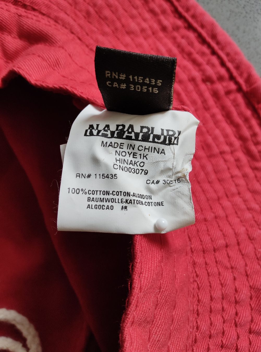 Napapijri Copricapi, berretti & cappellini: DESIGN BUCKET HAT / NAPAPIJRI / NEU – Nuovo e nell'imballaggio originale da Minusio venduto da Todesca 9