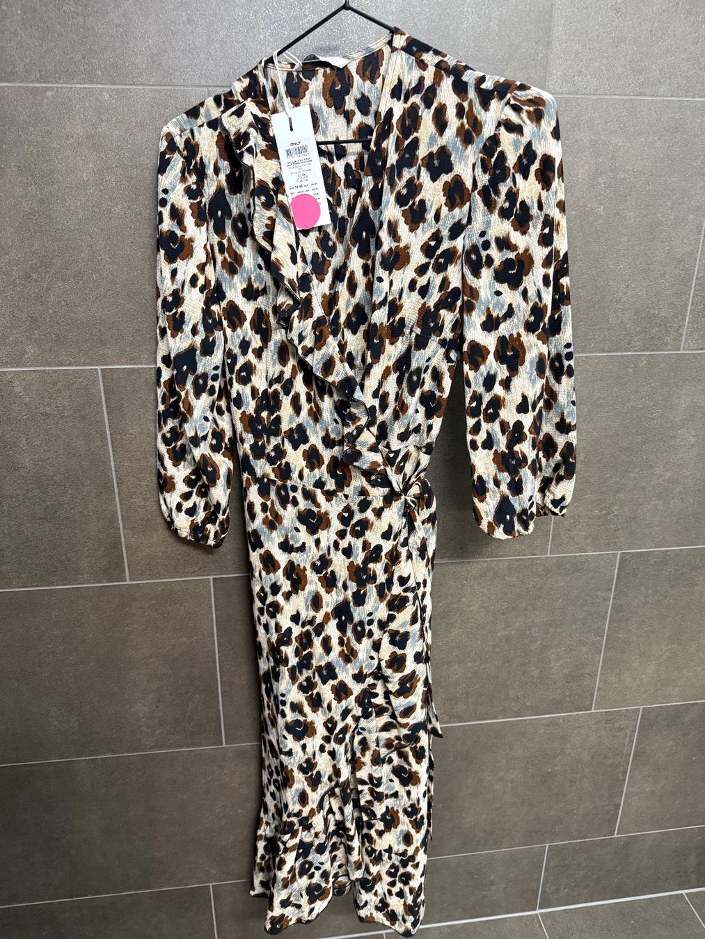 Only Vestiti: Only wrap Kleid neu M – Nuovo e nell'imballaggio originale da Steinhausen venduto da Alise 1