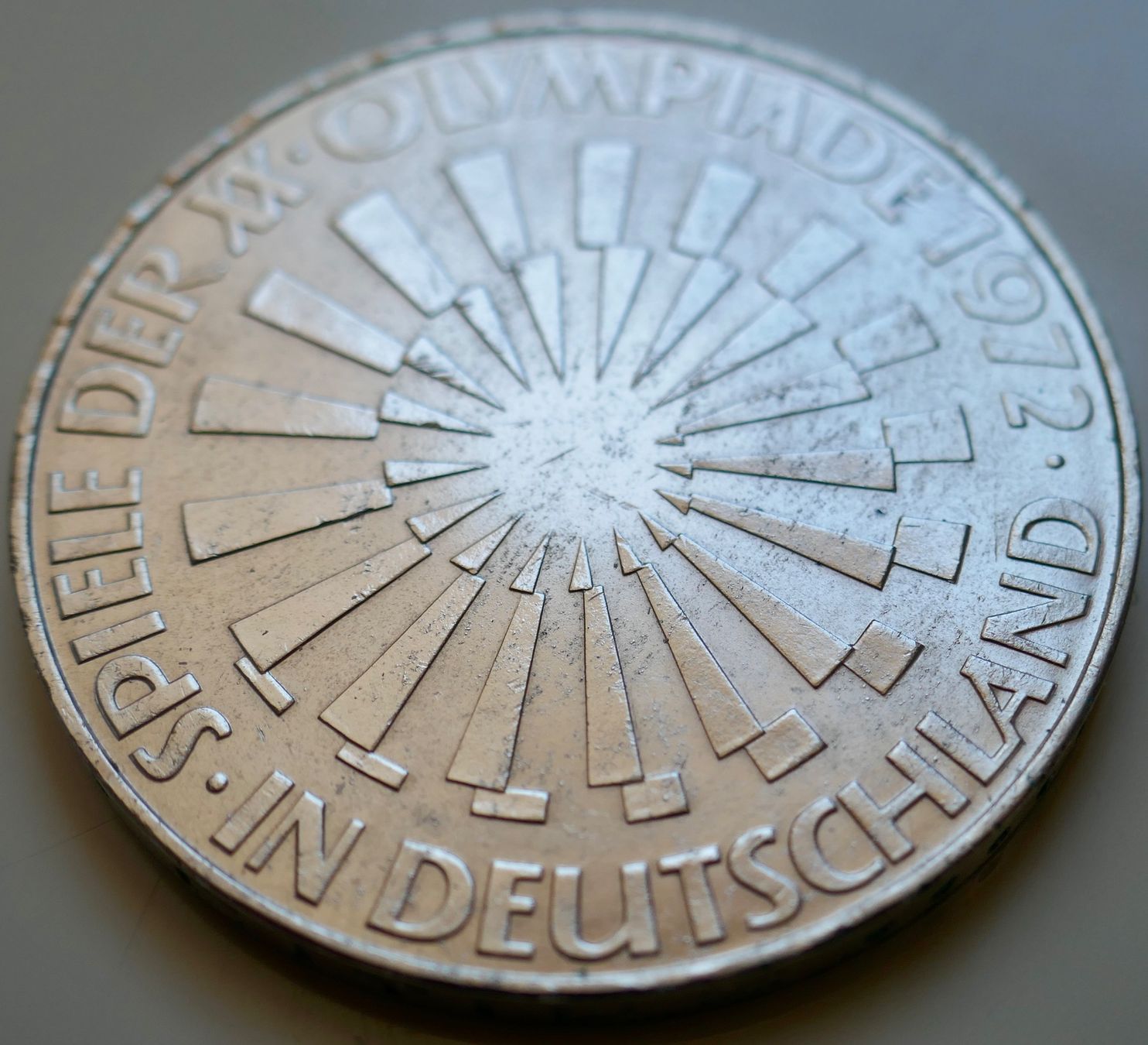 Tutti le monete: 10 Deutsche Mark Olympiade 1972 Silber – Usato da Möhlin venduto da PHILABARTIS 3
