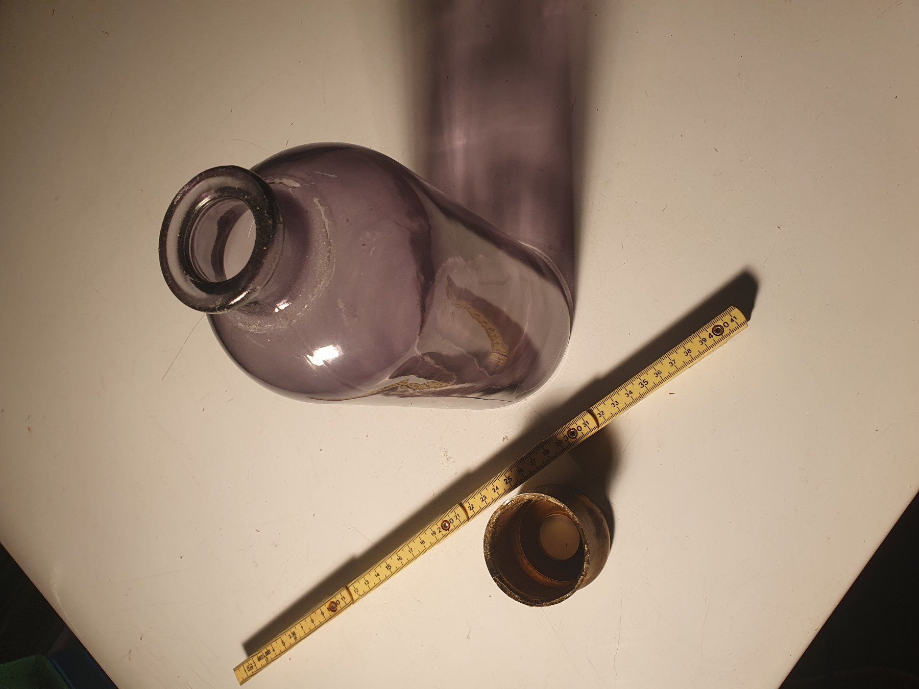 Alle Dekorationen: Dufkstäbliflasche violett mit Messingmantel – Gebraucht aus Zürich von loosebone 2