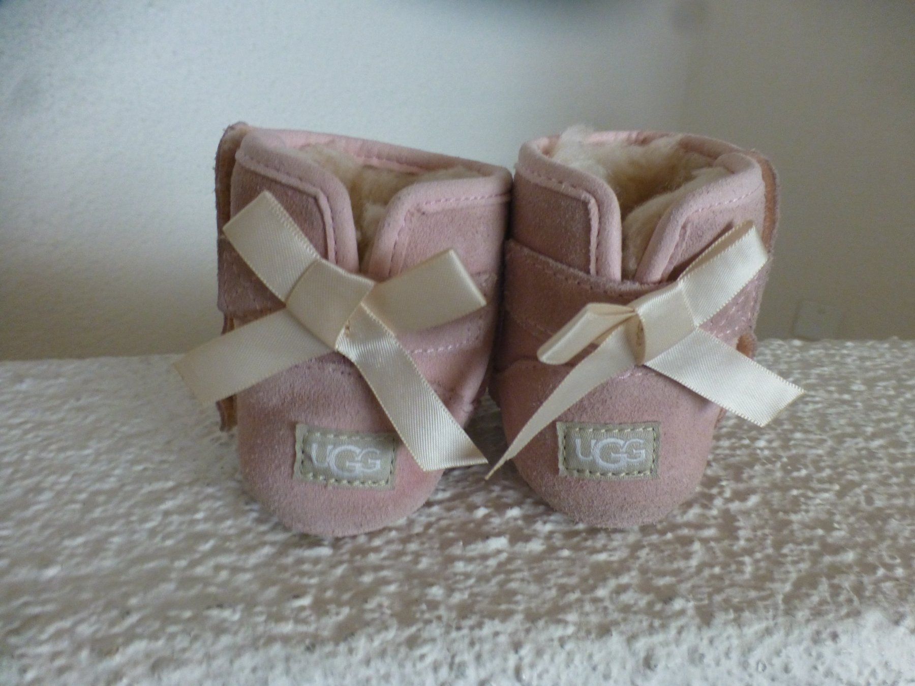 Ugg Scarpe per ragazzi: UGG Baby-Schuhe – Usato da Hergiswil NW venduto da annettelia 1